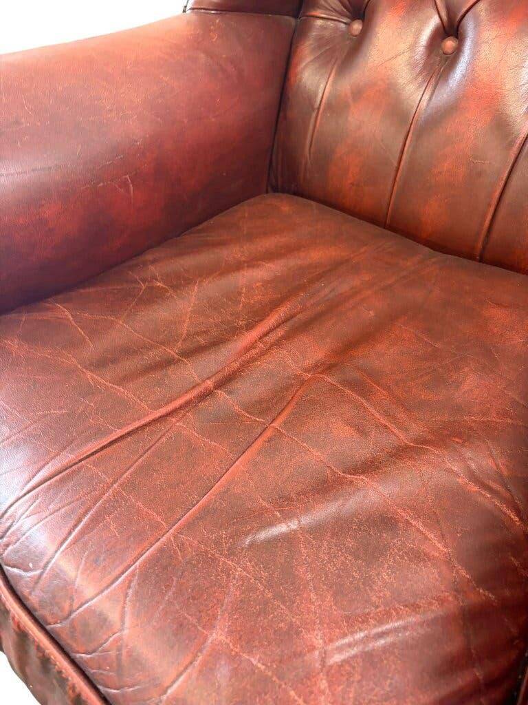 Vintage Chesterfield armchair in Oxford Blood leather / single seat