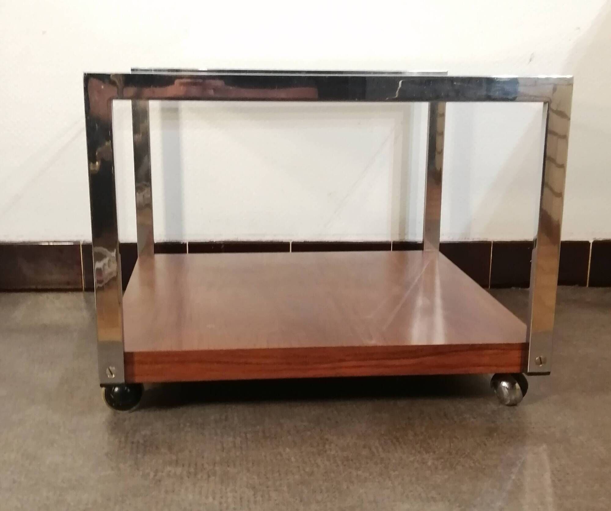 Designer coffee table on wheels, chrome, rosewood and glass from Denisco made in Italy 1970