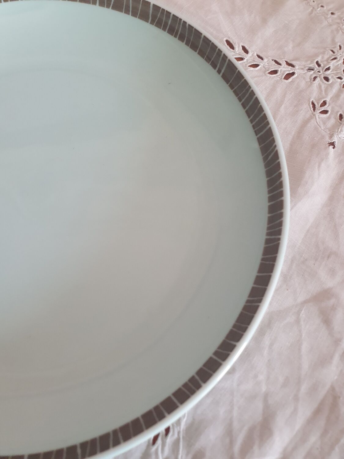 Plate model sora design by chris keenan for habitat