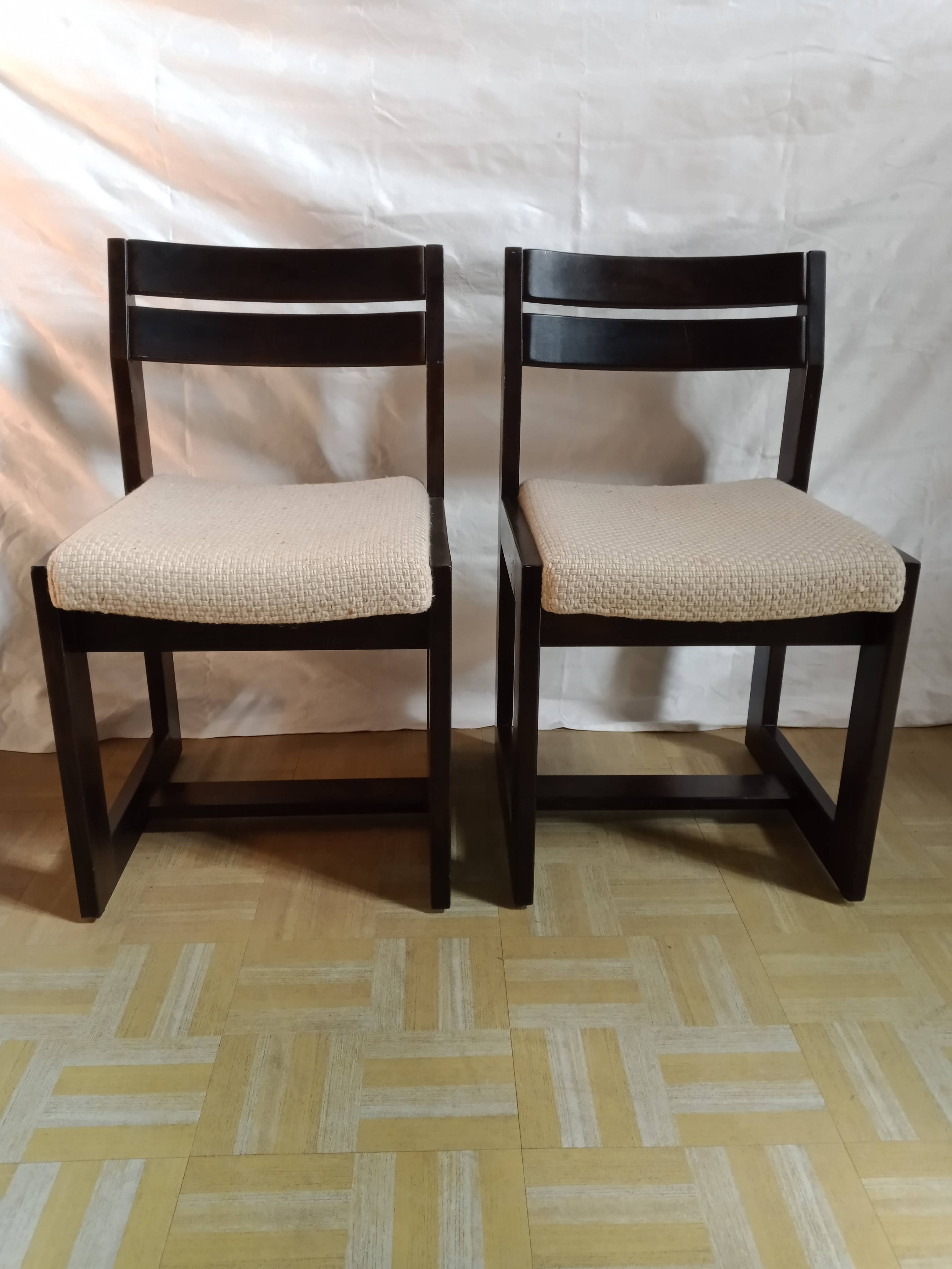 4 chairs house regain