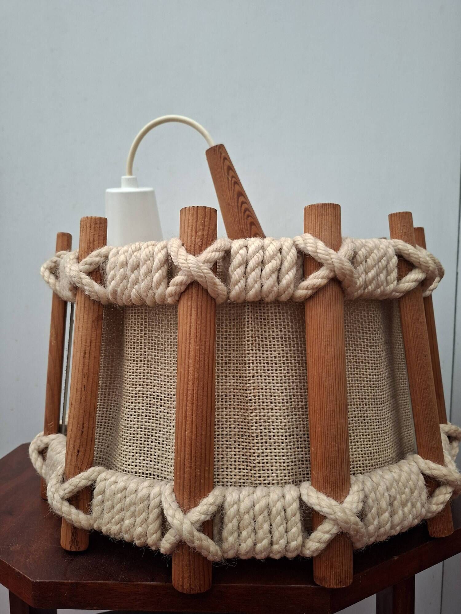Scandinavian suspension in braided rope