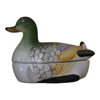 Duck box in slip