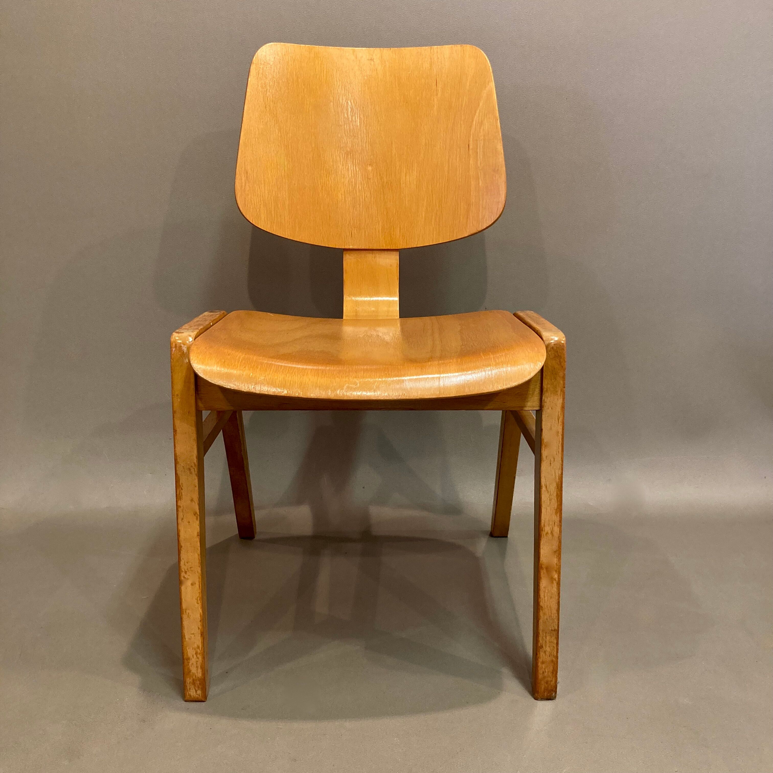 Suite of 4 design chairs by Egon Eiermann