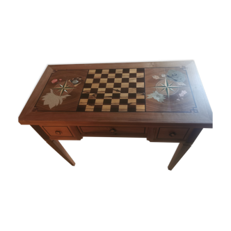 Inlaid gaming table