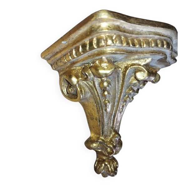 Petite console murale rocaille – décor doré patiné, style Louis XV