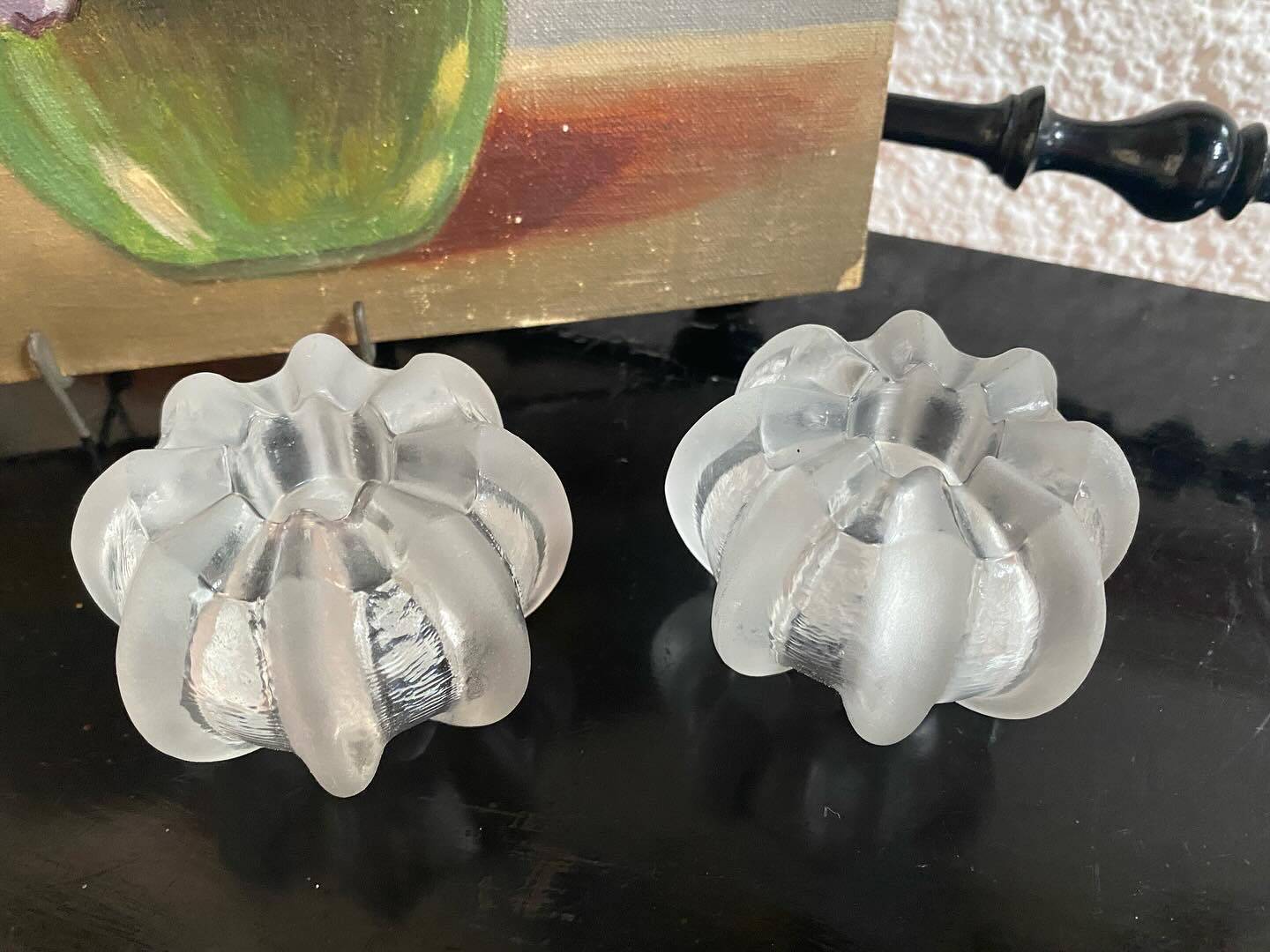 Set of 2 reversible molded glass candle holders
