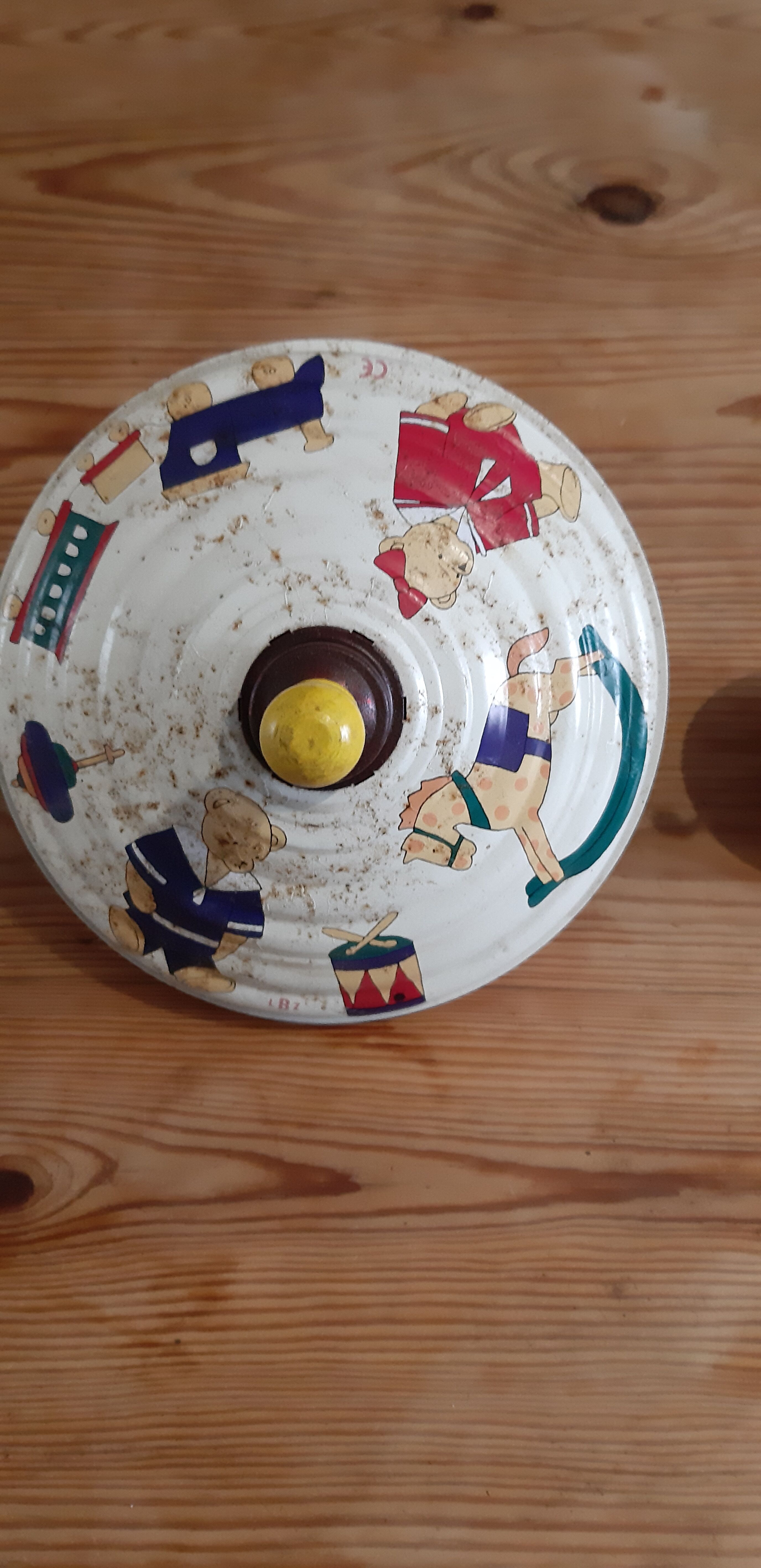 2 toys of the 50s, by Lorenz Bolz