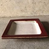 Cracked ceramic bowl or empty pocket