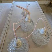 Suspension cascade three globes in cut glass vintage and pink wire