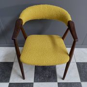 Chaise Thomas Harlev modèle 213 en Boucle jaune