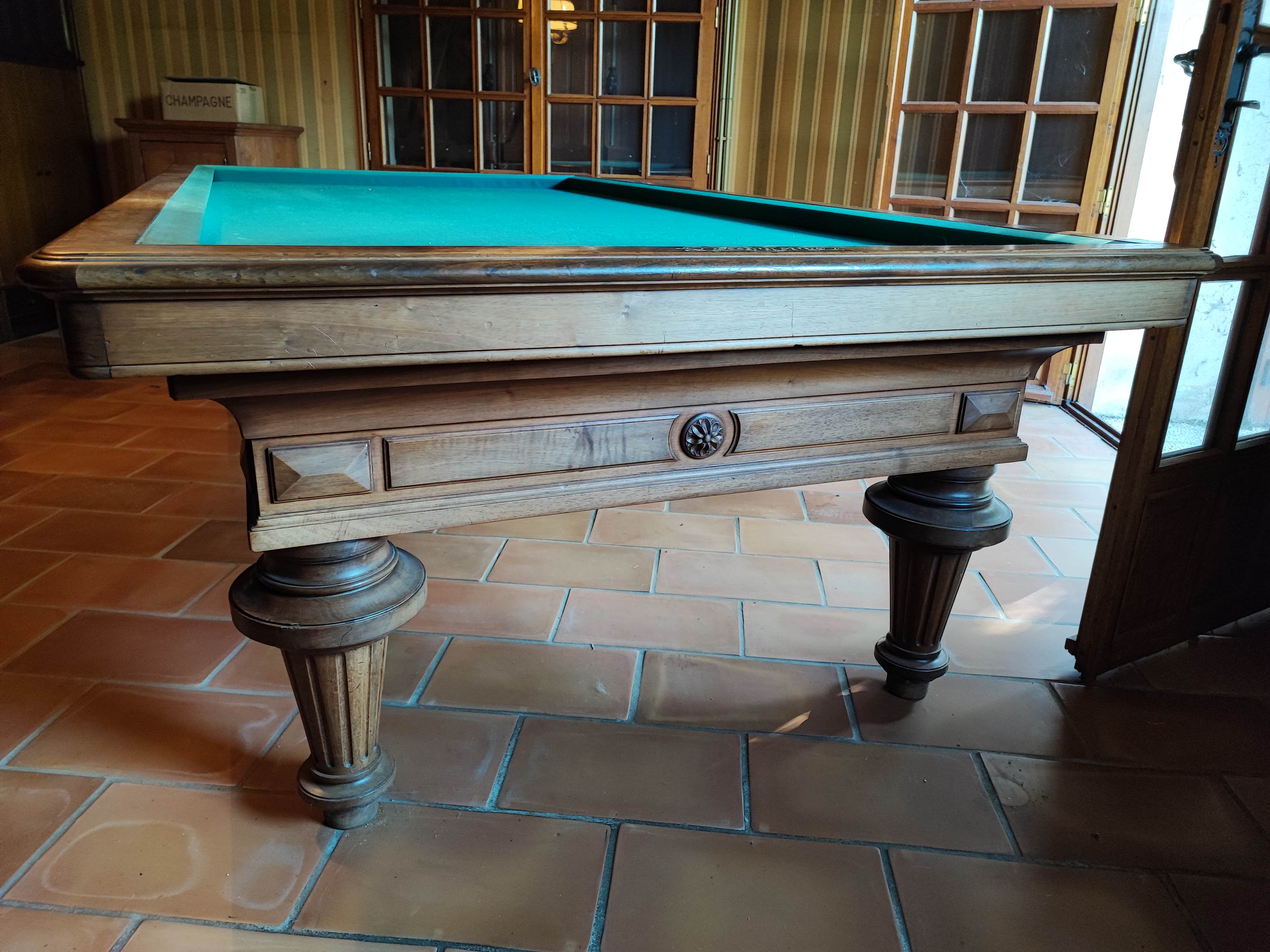 French billiards "Hénin Ainé" with all its accessories
