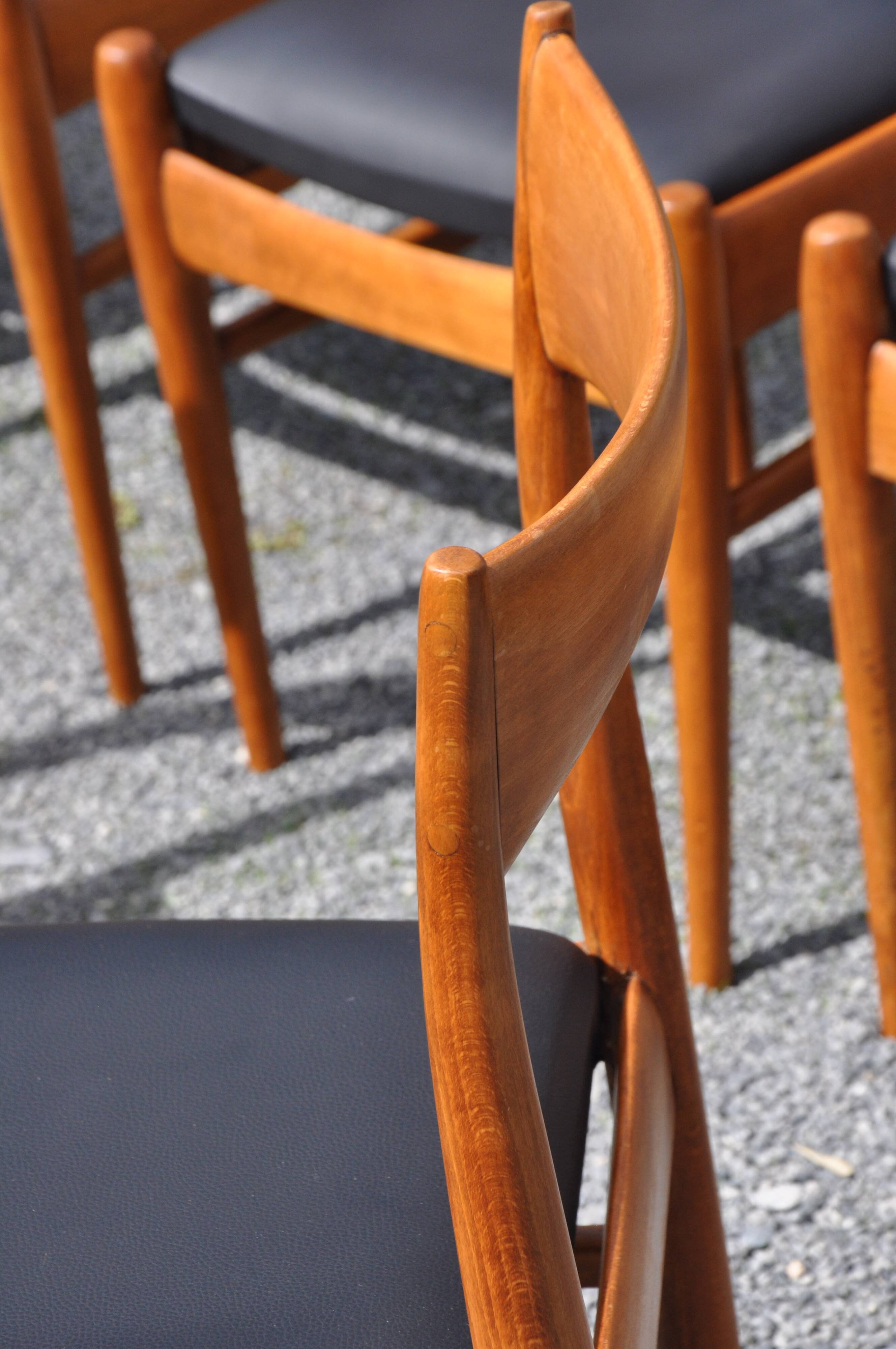 8 Scandinavian-style chairs