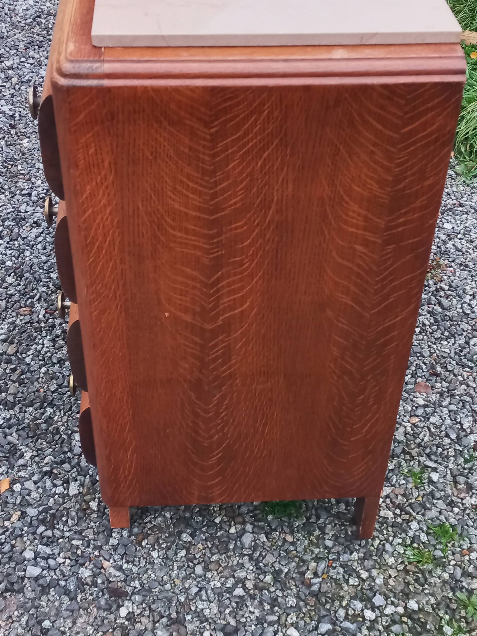 Vintage oak chest of drawers with splayed legs and 4 drawers, circa 1950