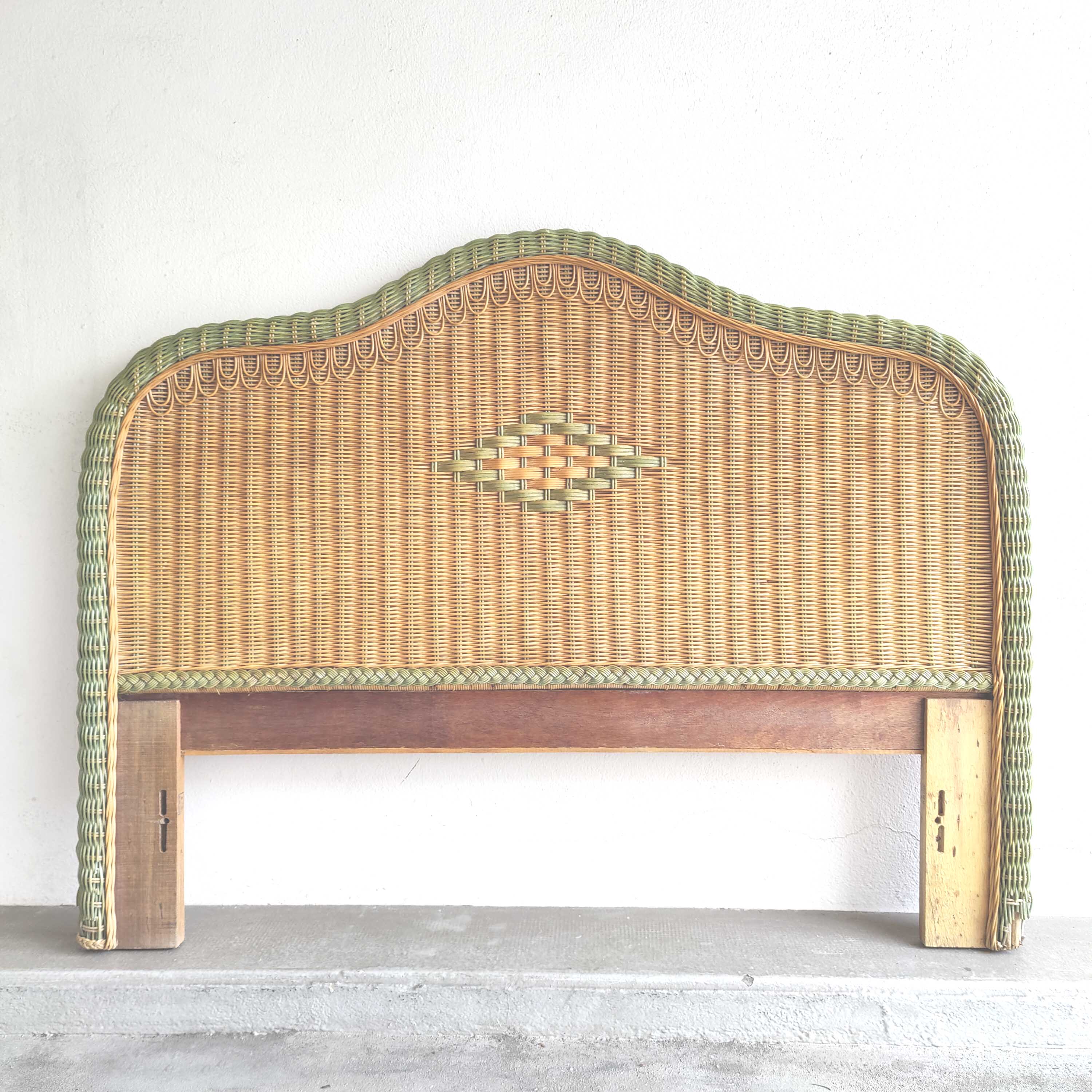 Rattan headboard 2 people