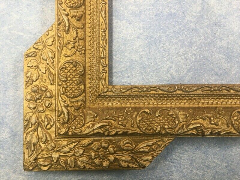 Frame 1900 old gold 44 x 53 cm at the strongest