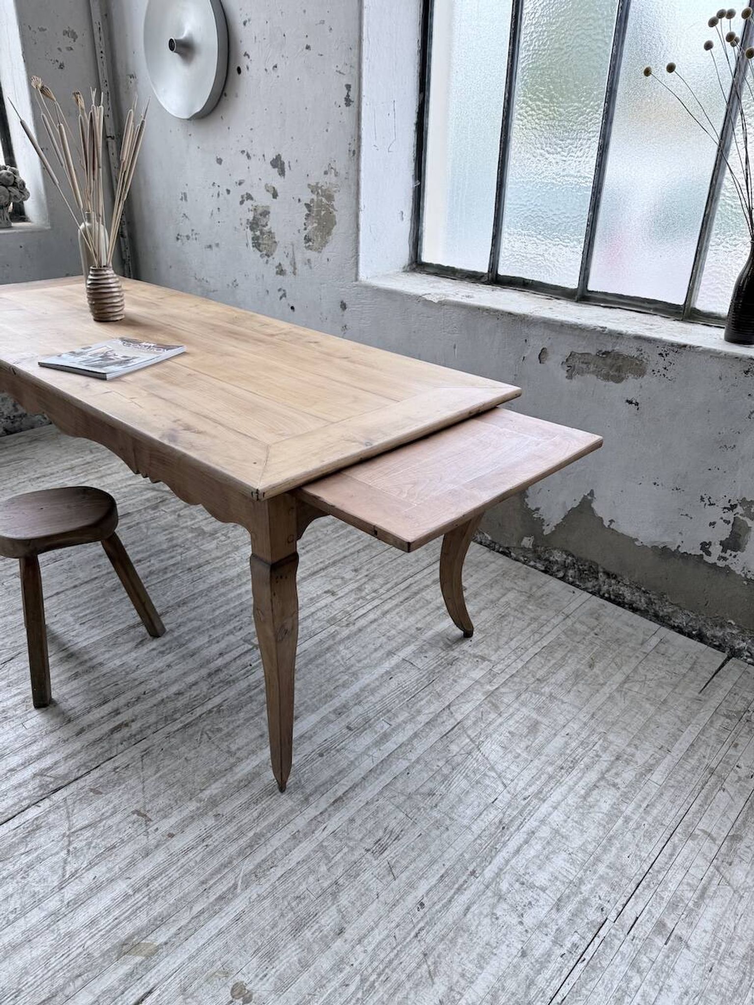 Table de ferme merisier pieds galbés XIXème