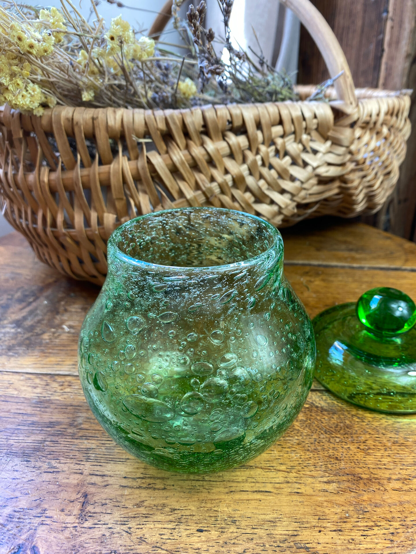 Bubble glass bonbonnière, blown, Biot
