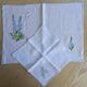 Duo de table brodé main en voile de lin – Delphiniums & Papillon