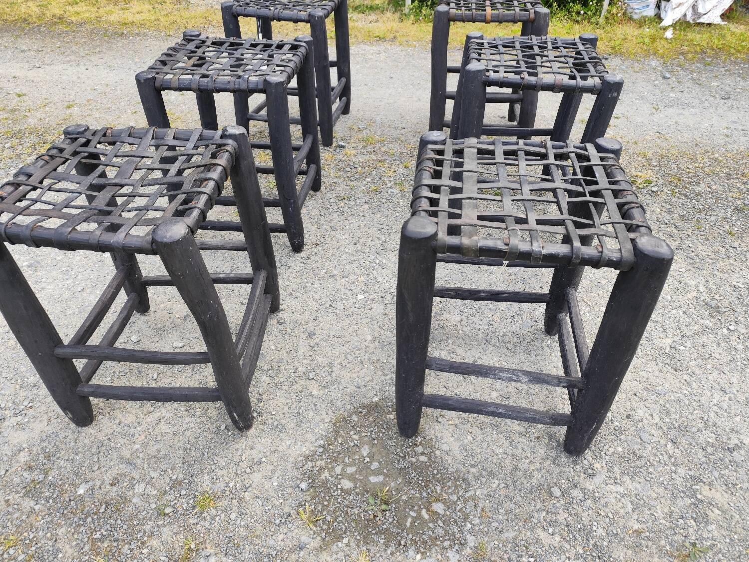 6 tabourets bois assise tressée de Cuir Nina Kaufmann