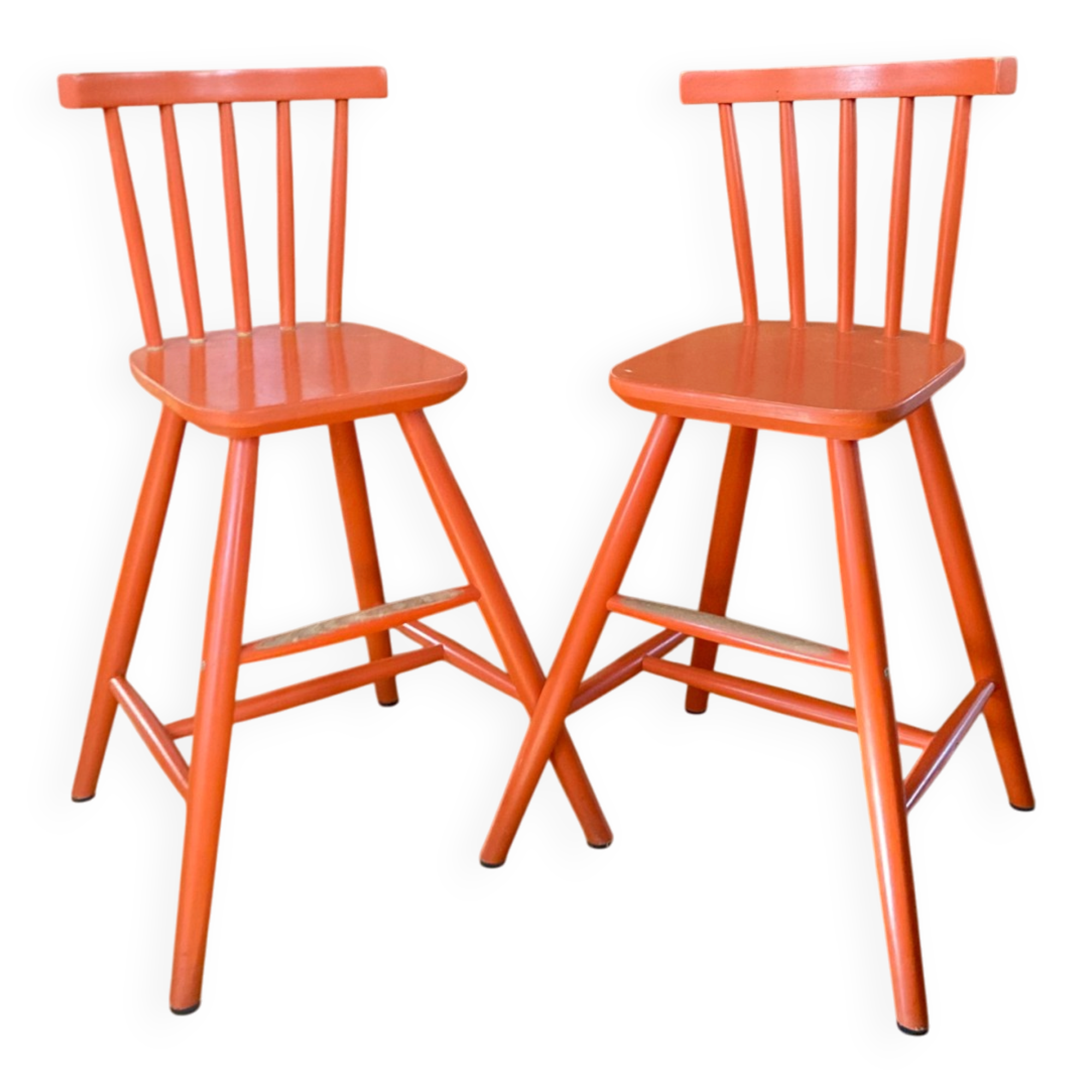 Vintage solid wood high chairs in Western style for children.