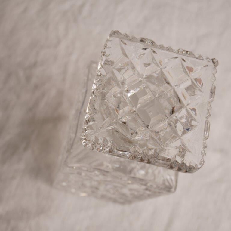 Glass whisky decanter