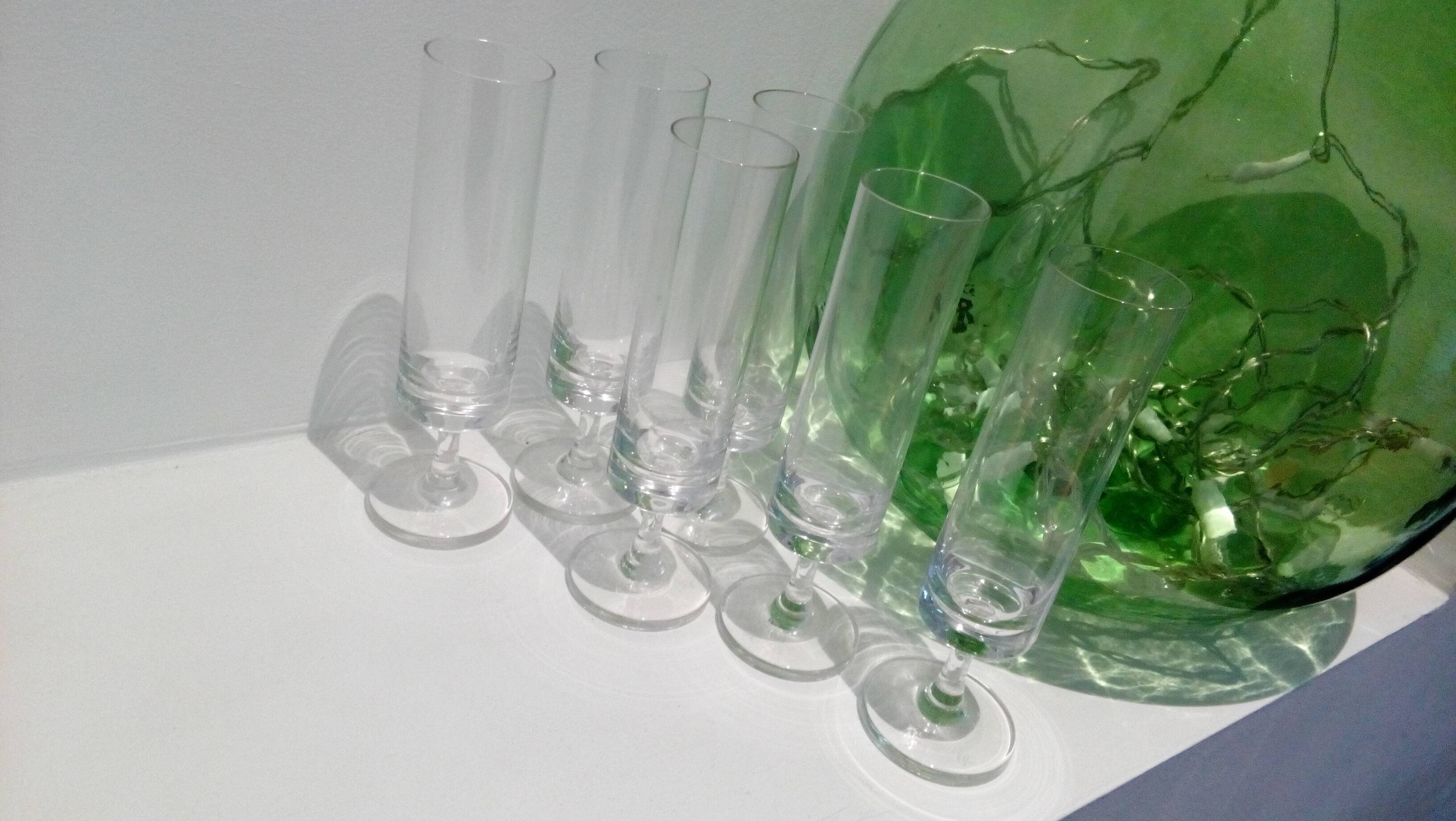 Crystal champagne flutes
