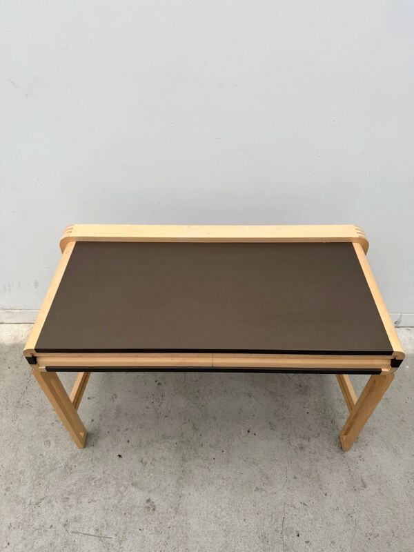 Bureau en bois massif et formica