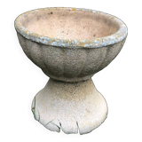 Round planter on stand
