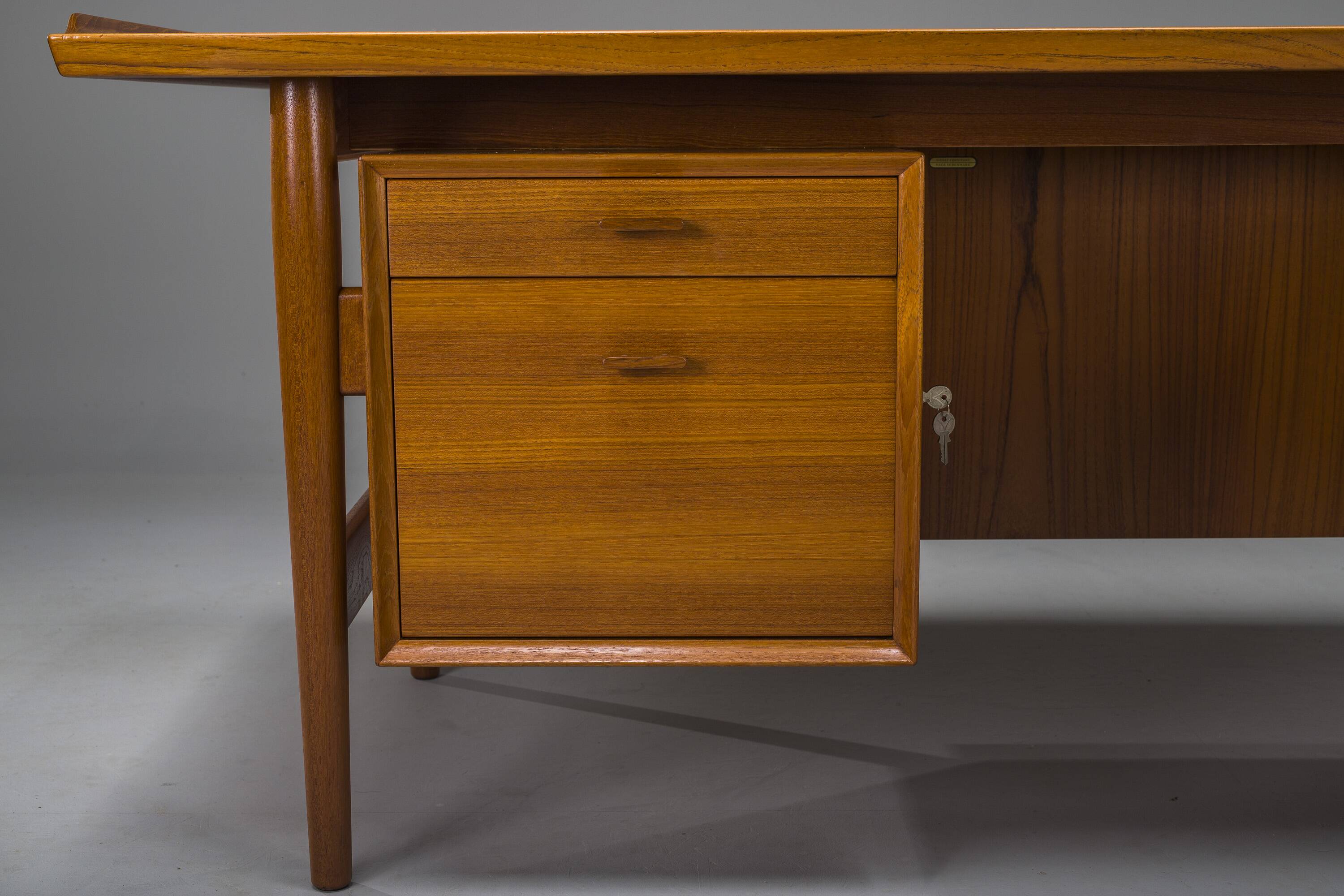 Executive Desk Model 209 in Teak by Arne Vodder for Sibast, 1955