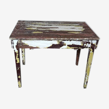 Farmhouse table in patinated fir wood white yellow and brown