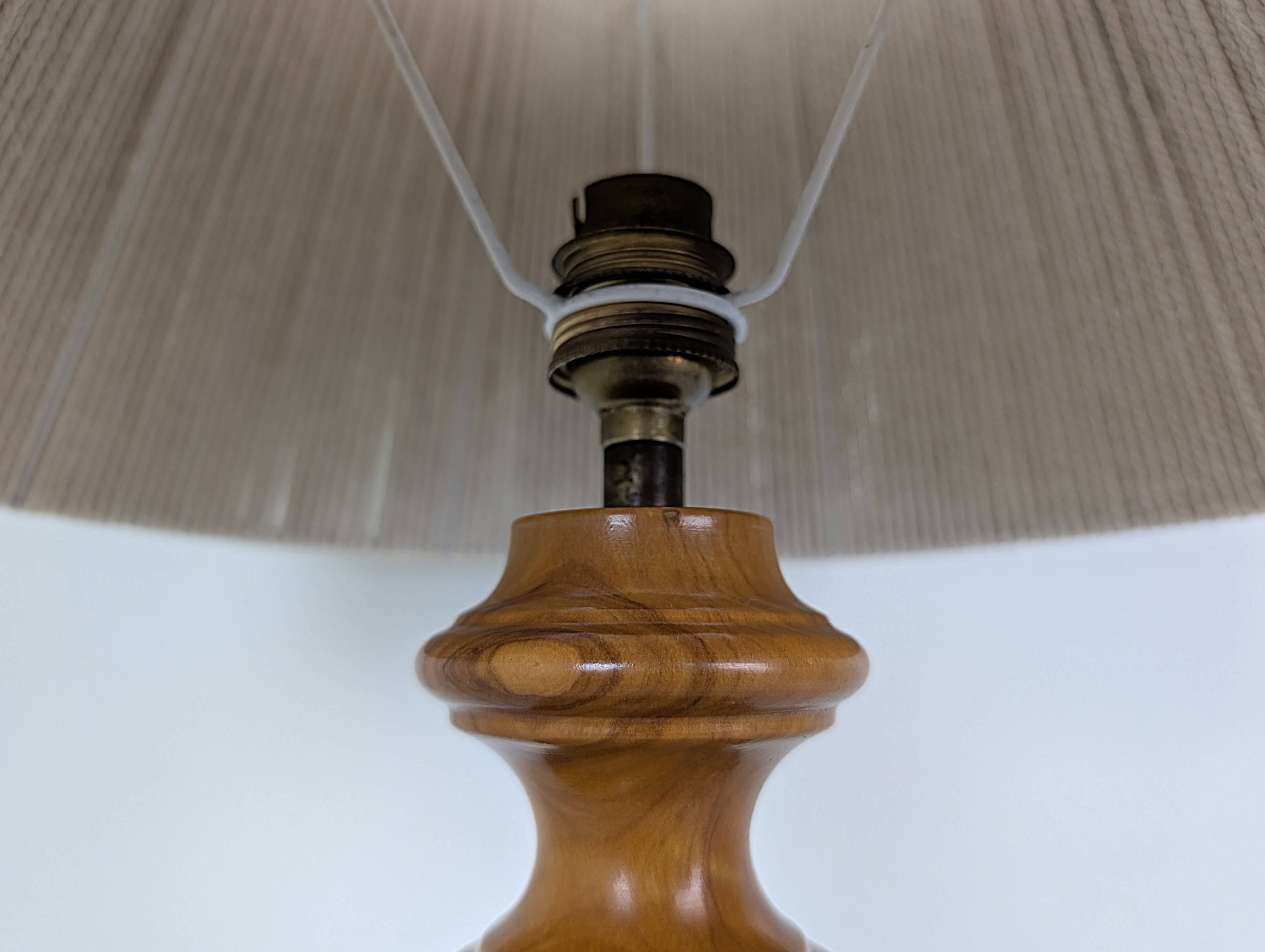 Lampe en bois tourné