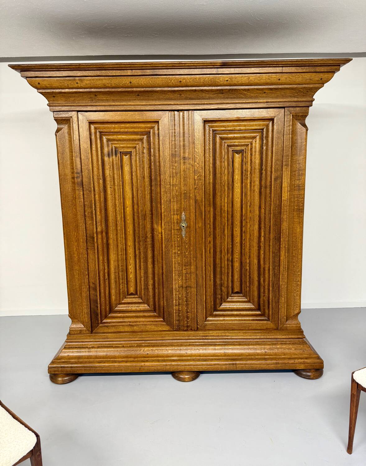 Frankfurt solid wood wardrobe geometric shape vintage wardrobe