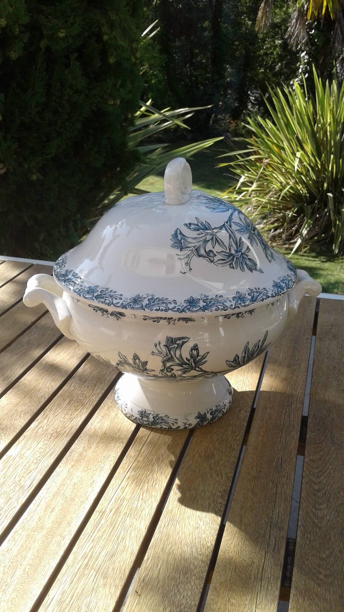 St-Amand soup tureen