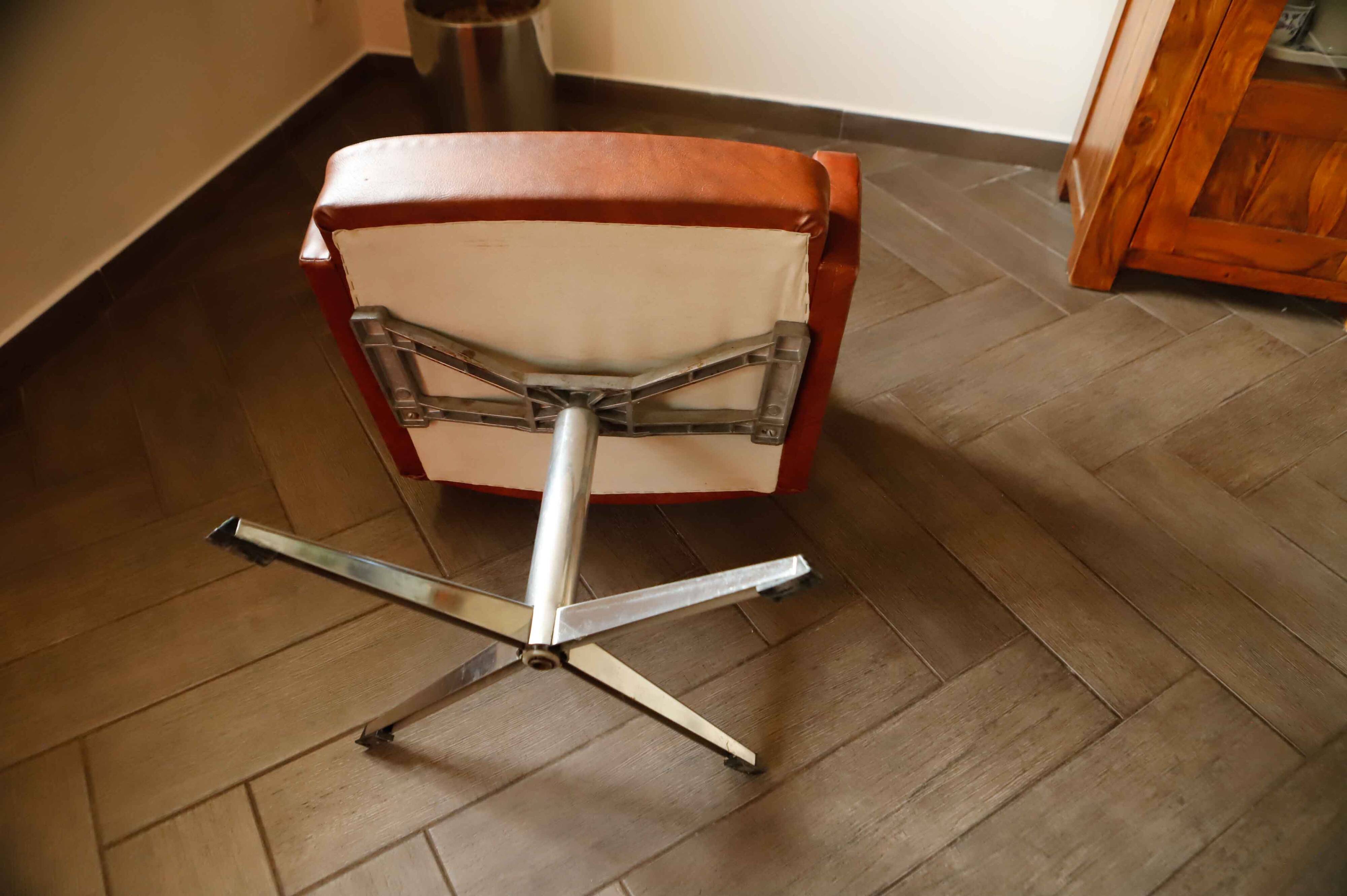 Set of 2 DDR Vintage Swivel Armchairs (1970s)