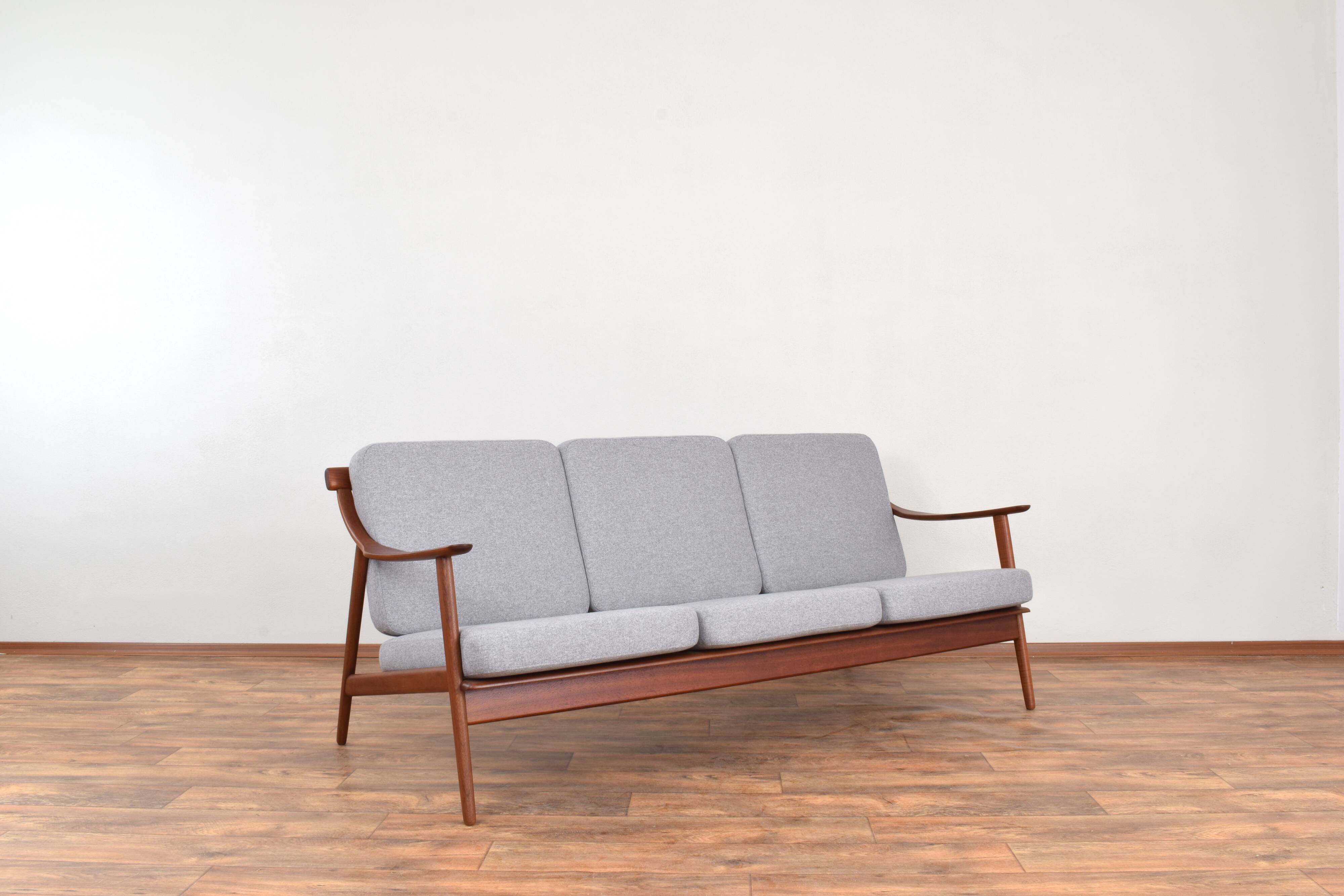 Canapé Mid-Century danois en teck par Arne Hovmand-Olsen pour Mogens Kold, années 1960.