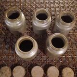 5 pots à épices en grès