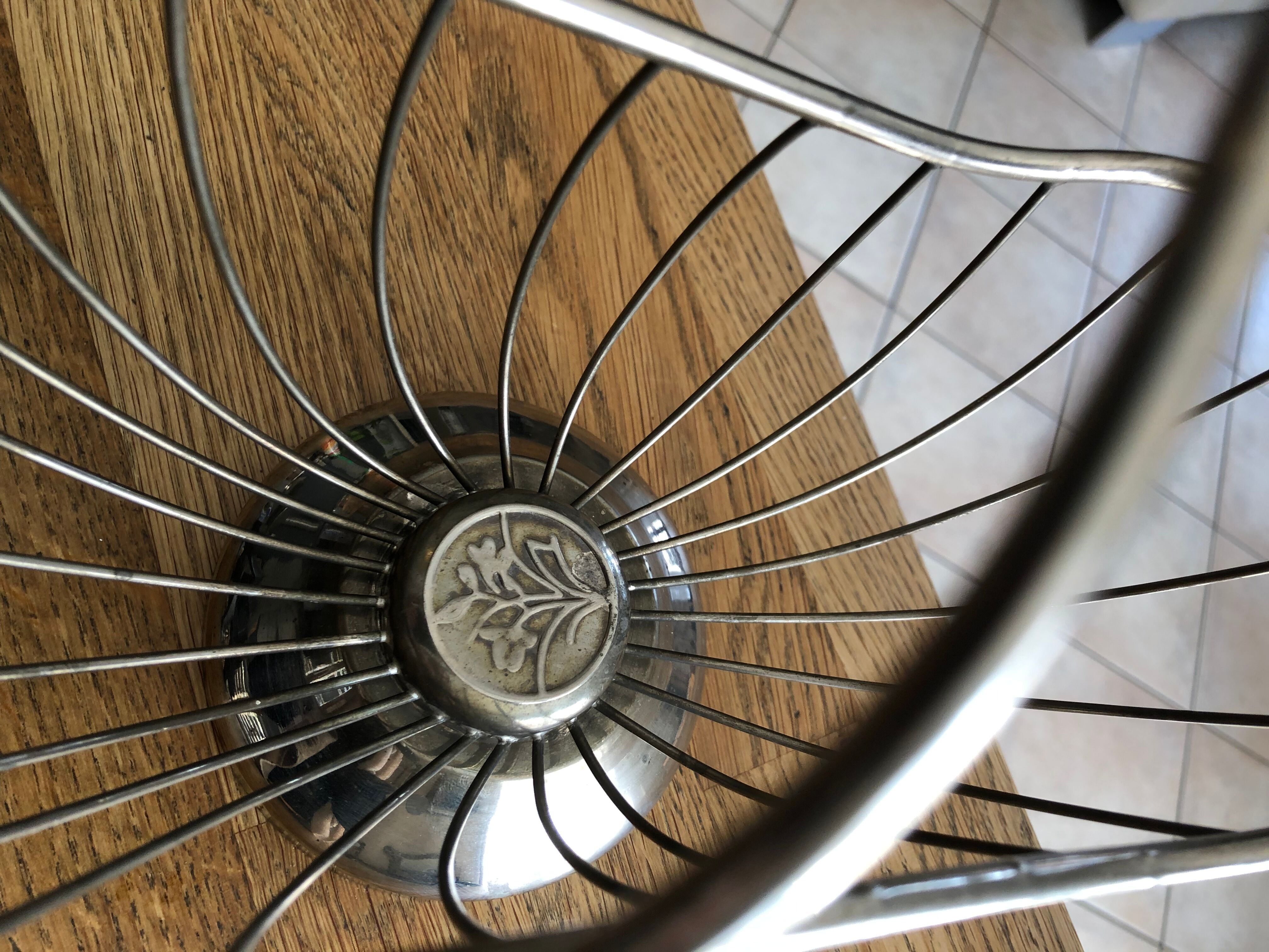 Silver metal bottle holder