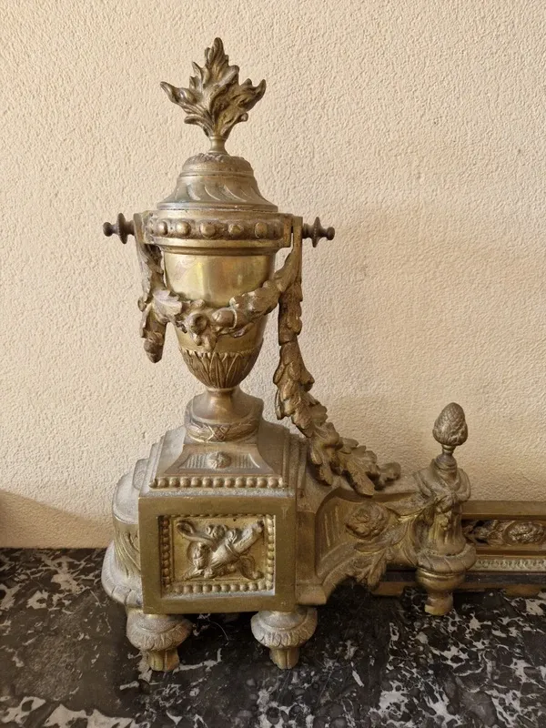 Fireplace front, firebar, fire guard in gilded bronze Louis XVI style.