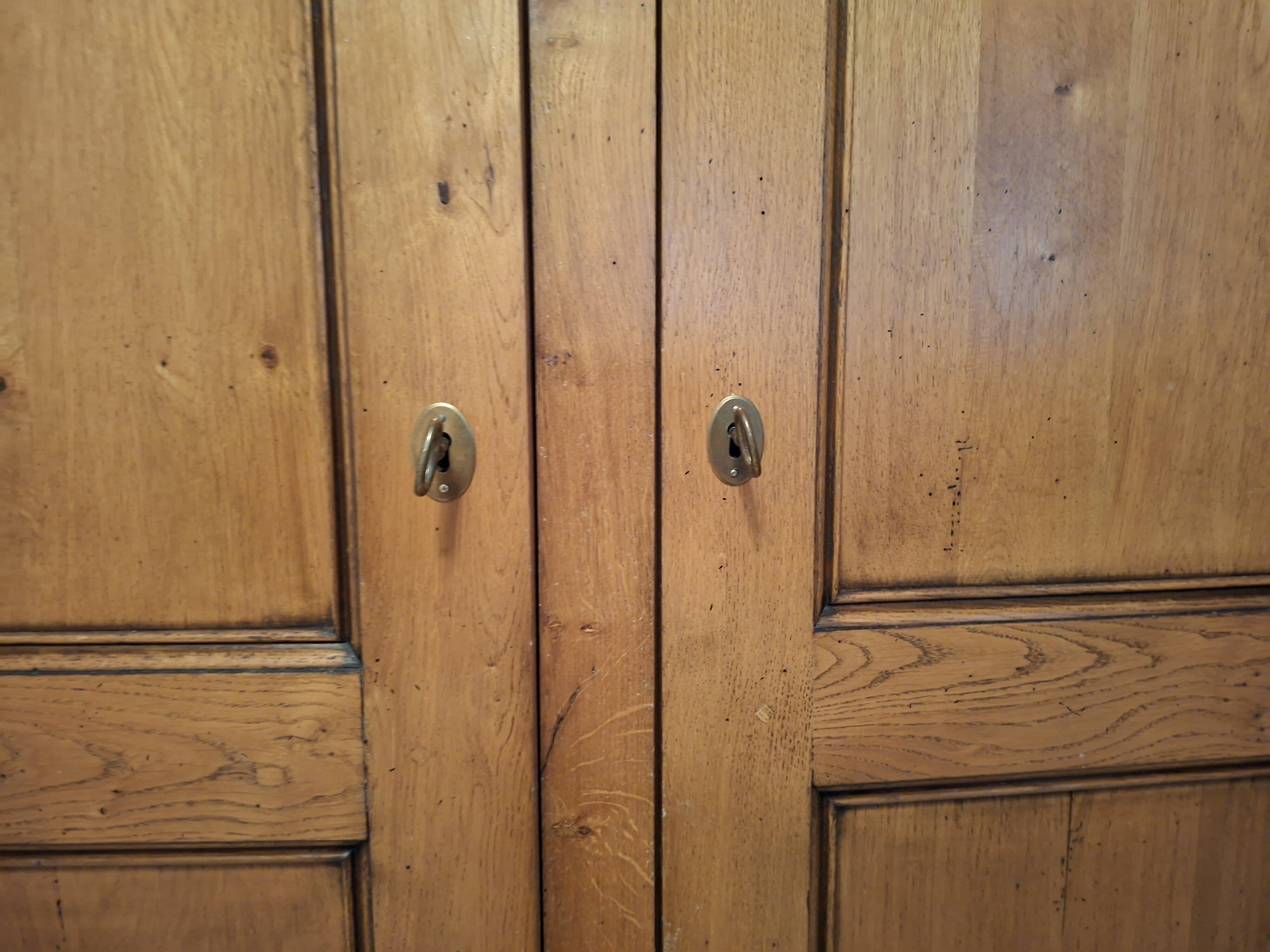 Armoire merisier massif