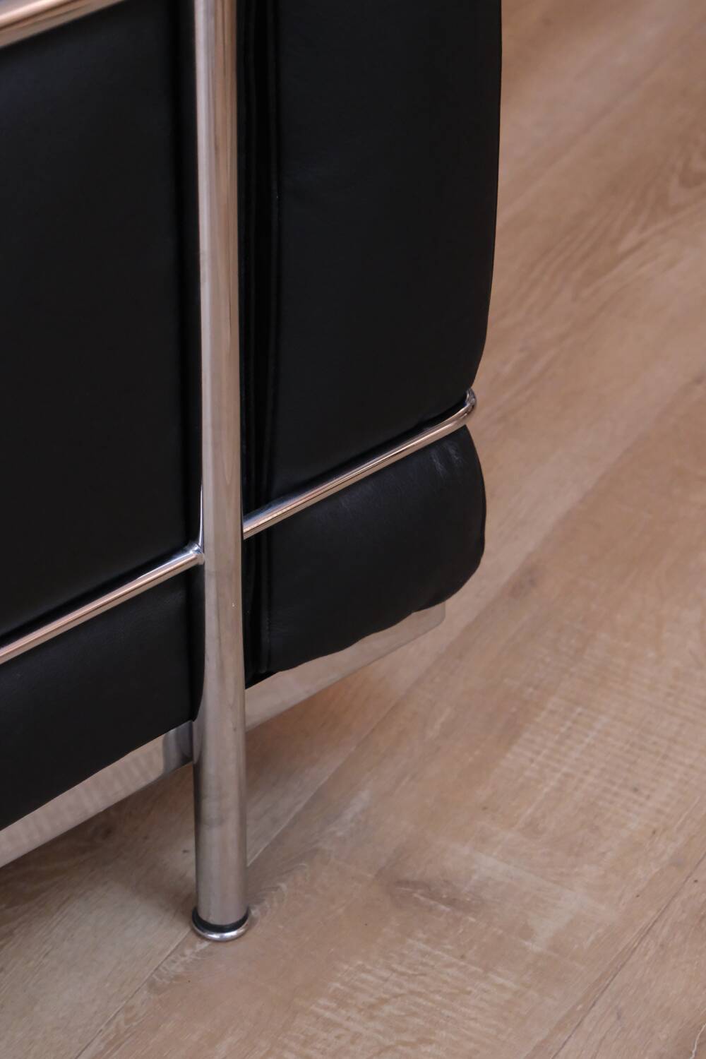 "LC2" armchair by Le Corbusier, Charlotte Perriand for Cassina