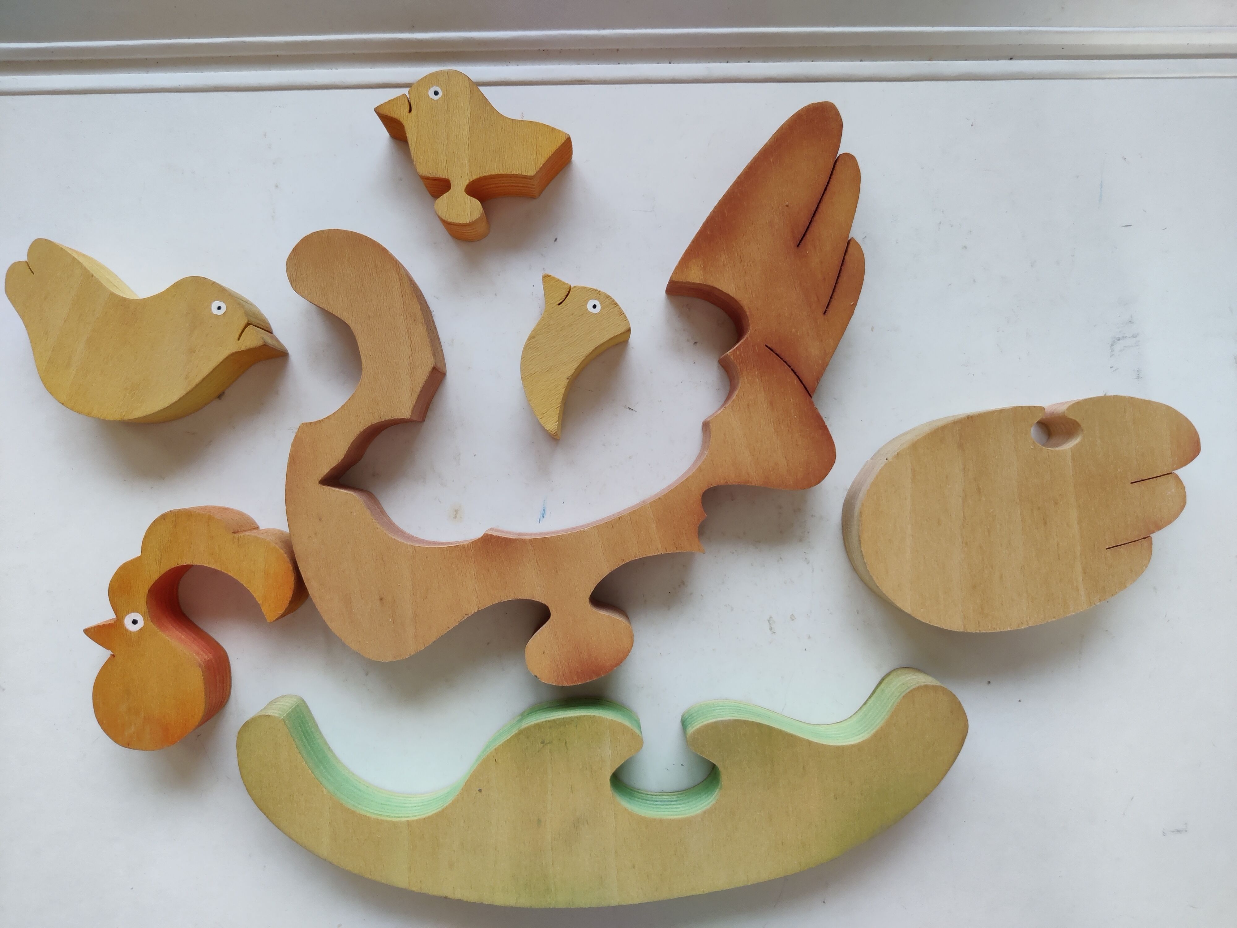 Hen chicks antique wooden puzzle to pose decorative