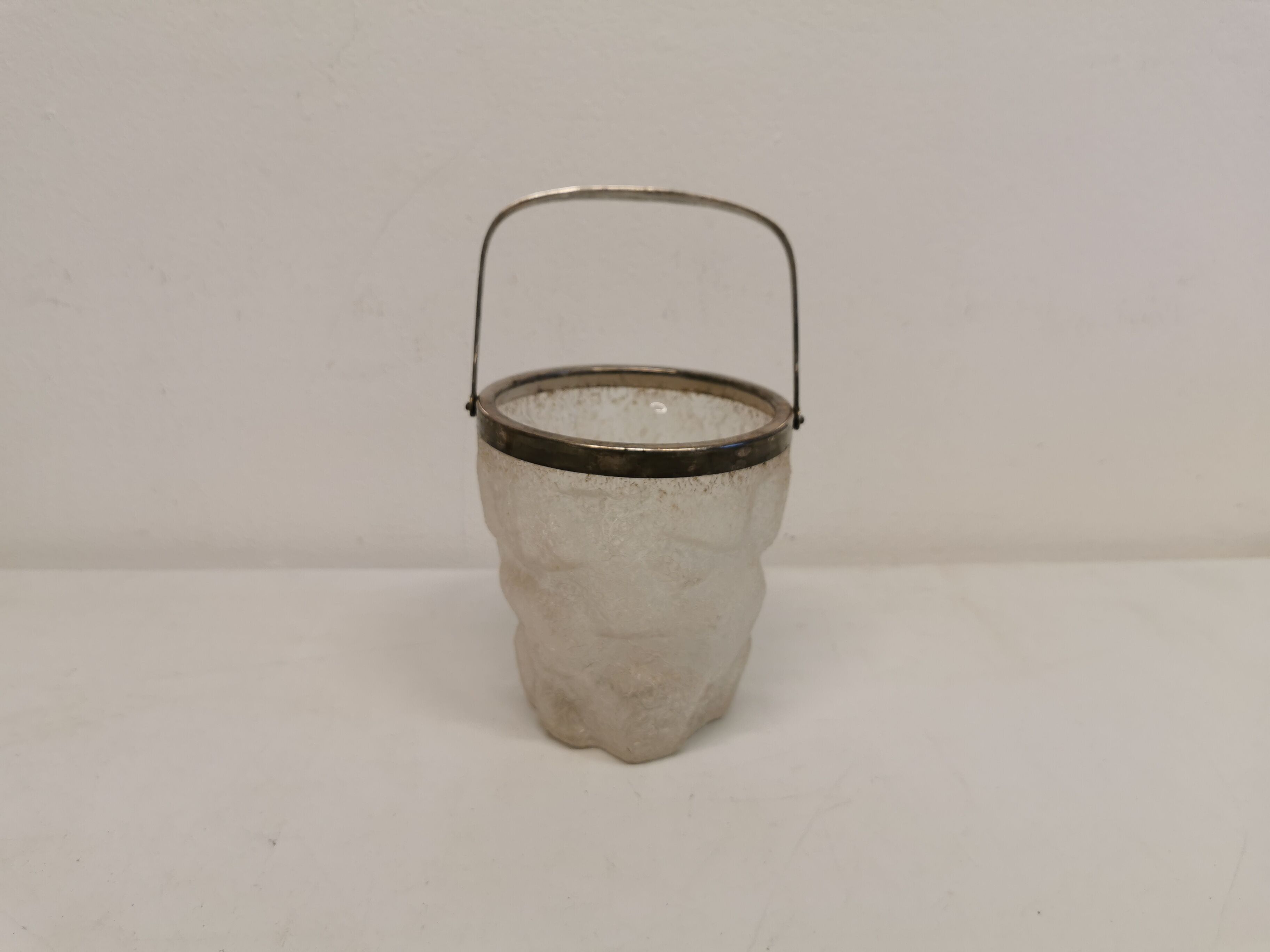 Old, vintage and super delicious ice bucket in frosted glass with stain silver/metal ring and handle