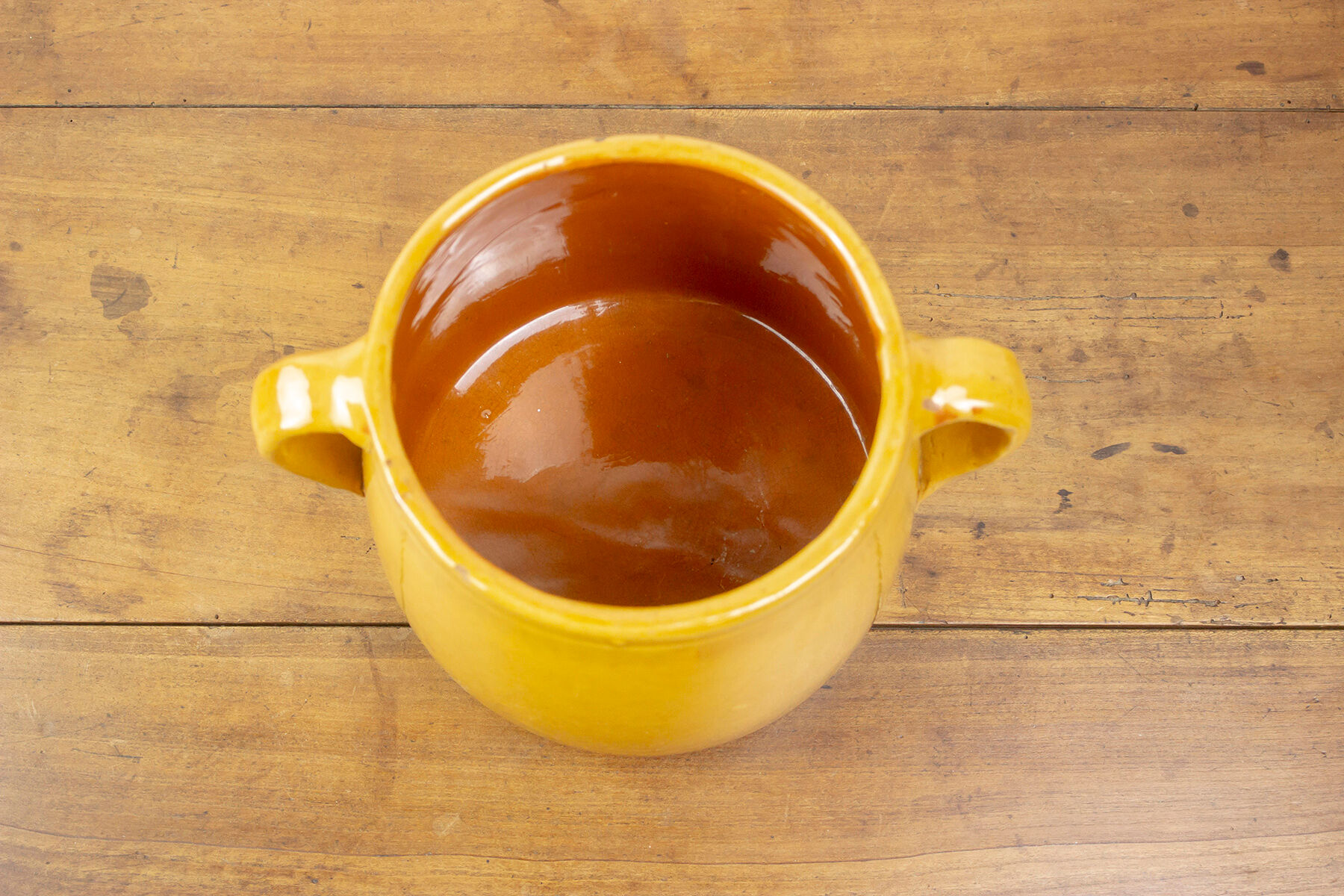 Yellow ochre pot with double handles