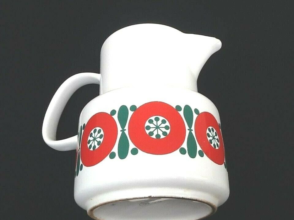 1970s melitta coffee maker (porcelain germany) retro décor, bright red and green