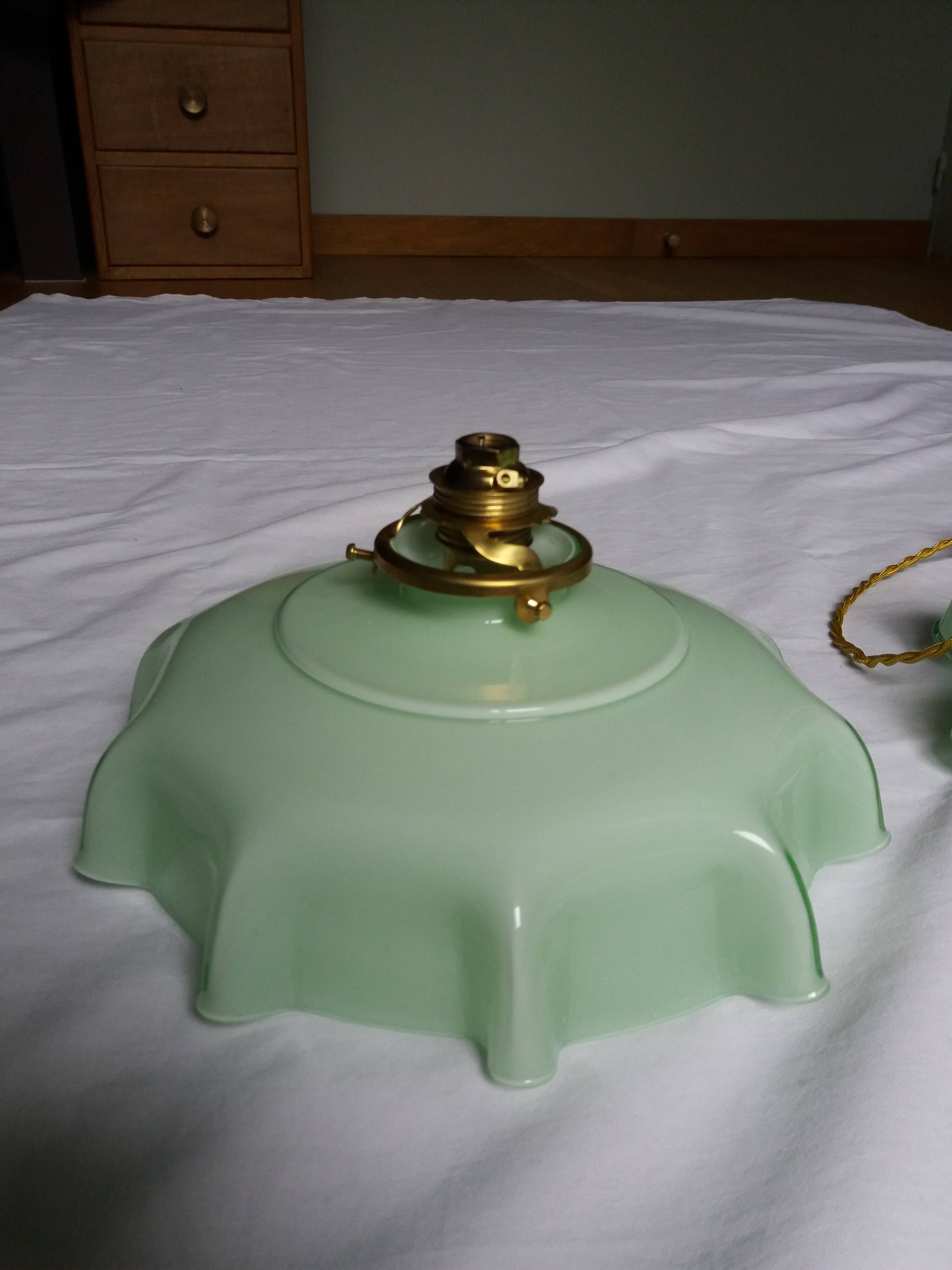 Suspensions abat jour opaline vert pastel