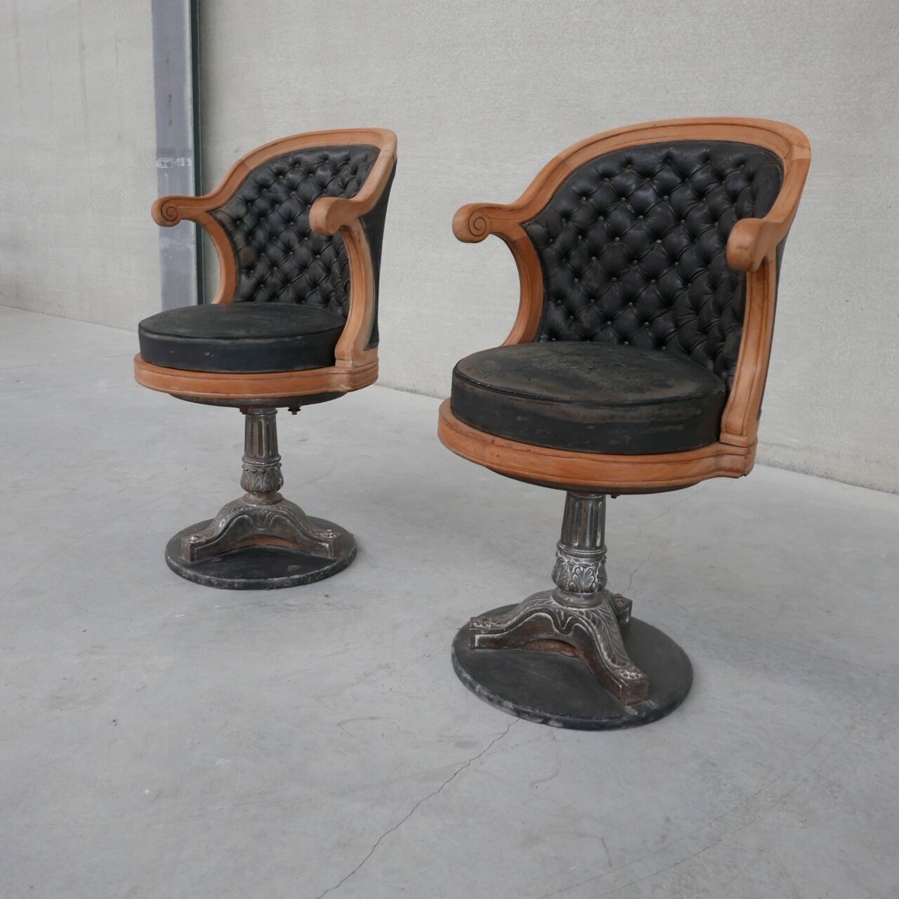 Paire de chaises de bureau pivotantes antiques 'Captain’s'