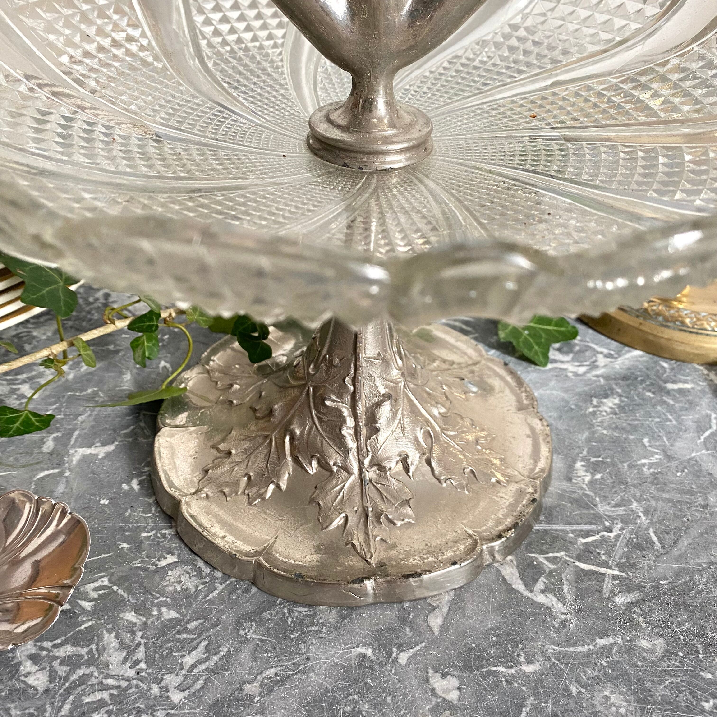 Center table tulip tree vases cornets