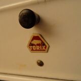 Old enamelled household scale forces 5 kg type roberval with its weights ref A212/1