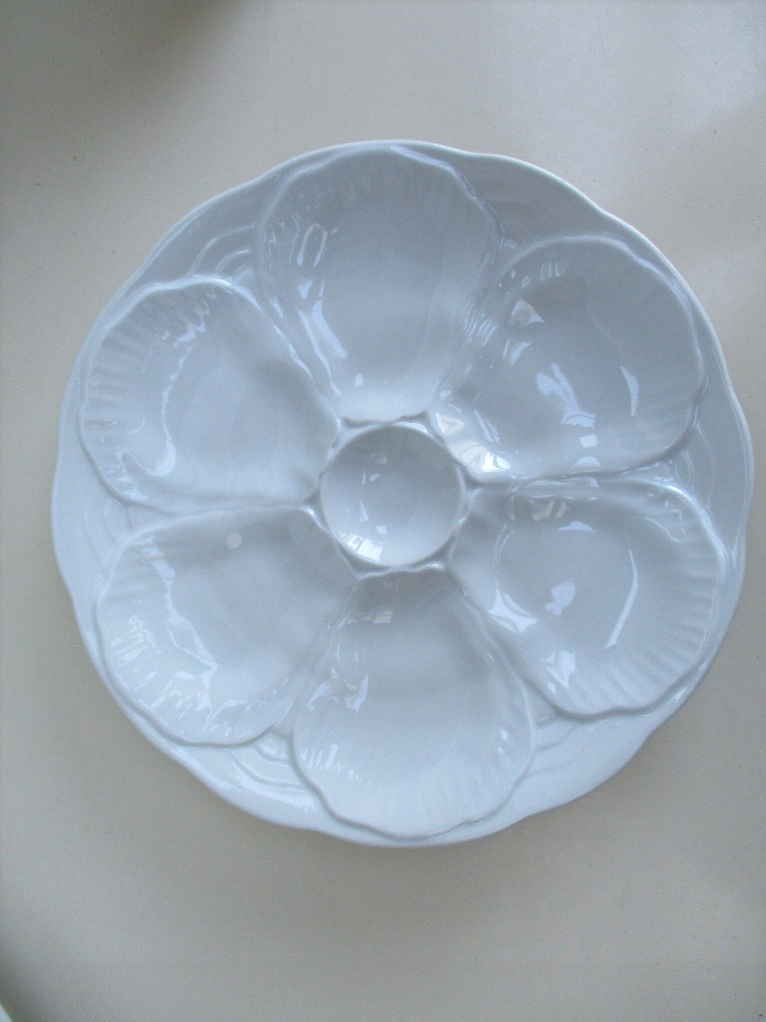 Porcelain oyster plate – set of 4