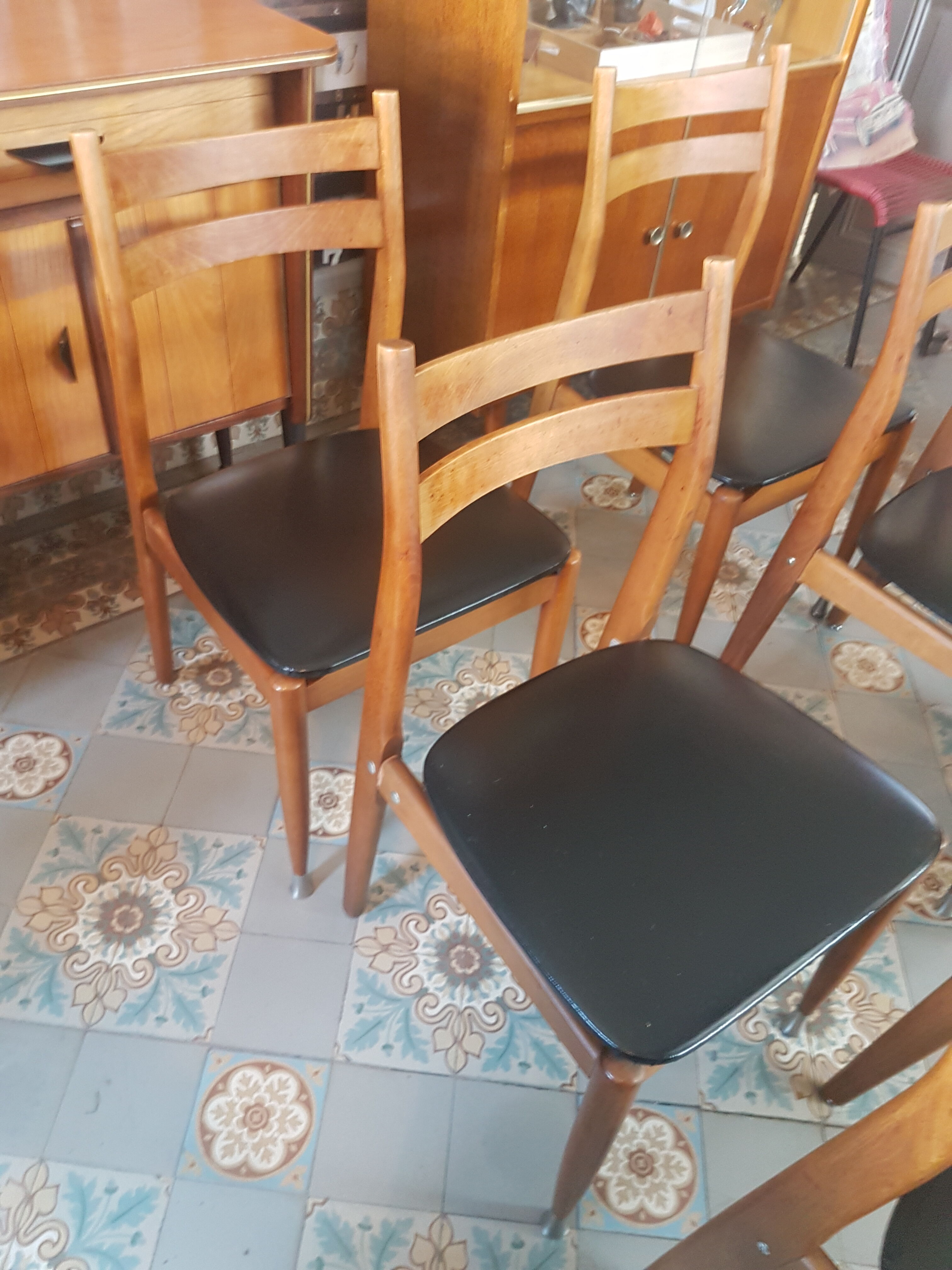 6 vintage leatherette chairs and wood